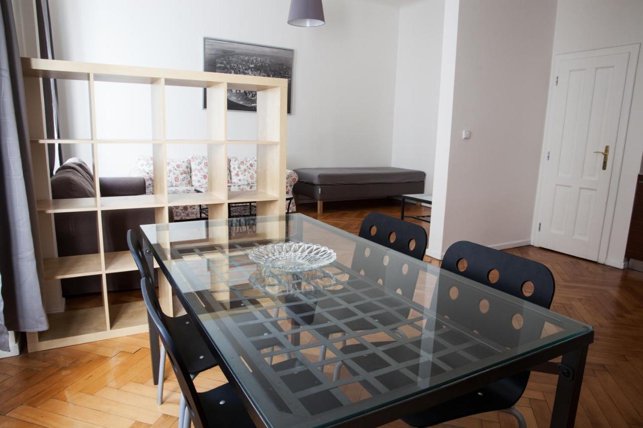 2B Pechackova Family Apartment With Balcony By The River Прага Екстериор снимка